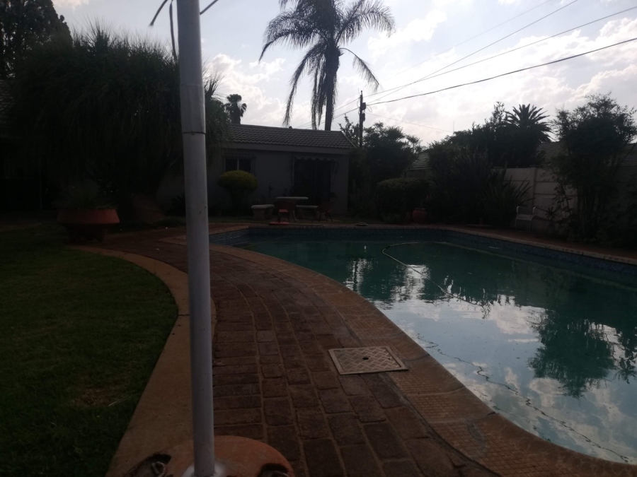 To Let 3 Bedroom Property for Rent in Flamwood North West